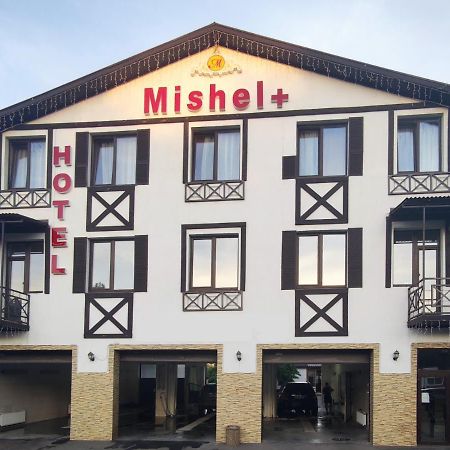 Hôtel Mishel Plus à Kharkiv Extérieur photo