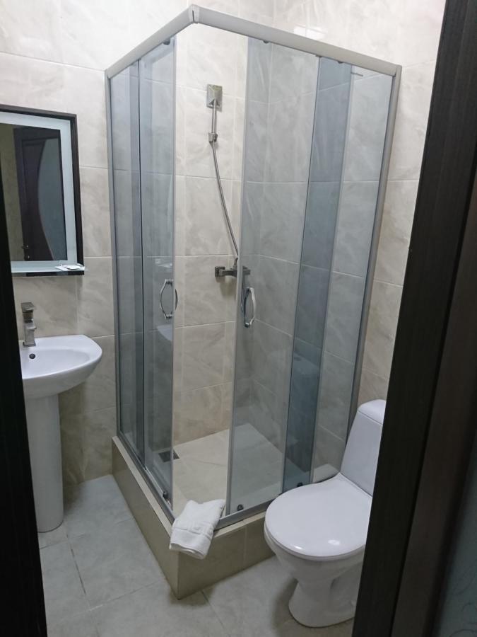 Hôtel Mishel Plus à Kharkiv Extérieur photo