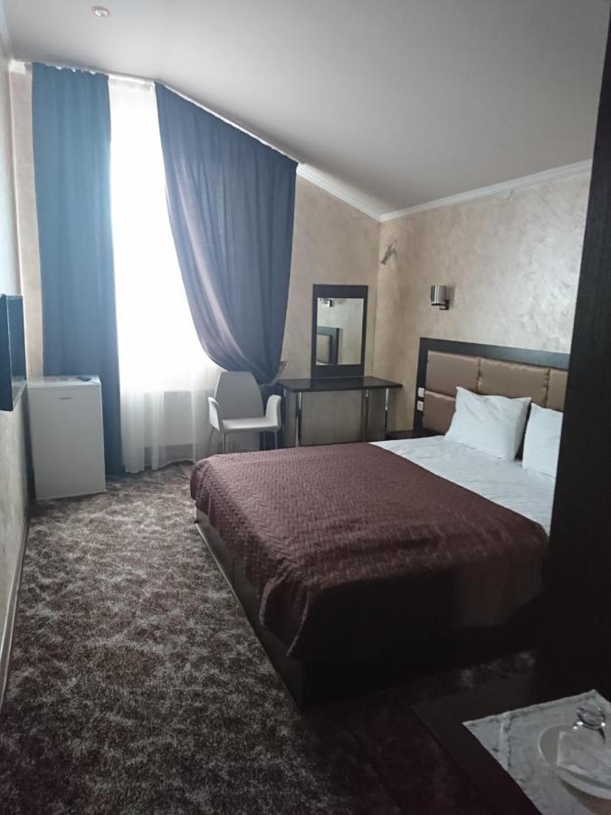 Hôtel Mishel Plus à Kharkiv Extérieur photo