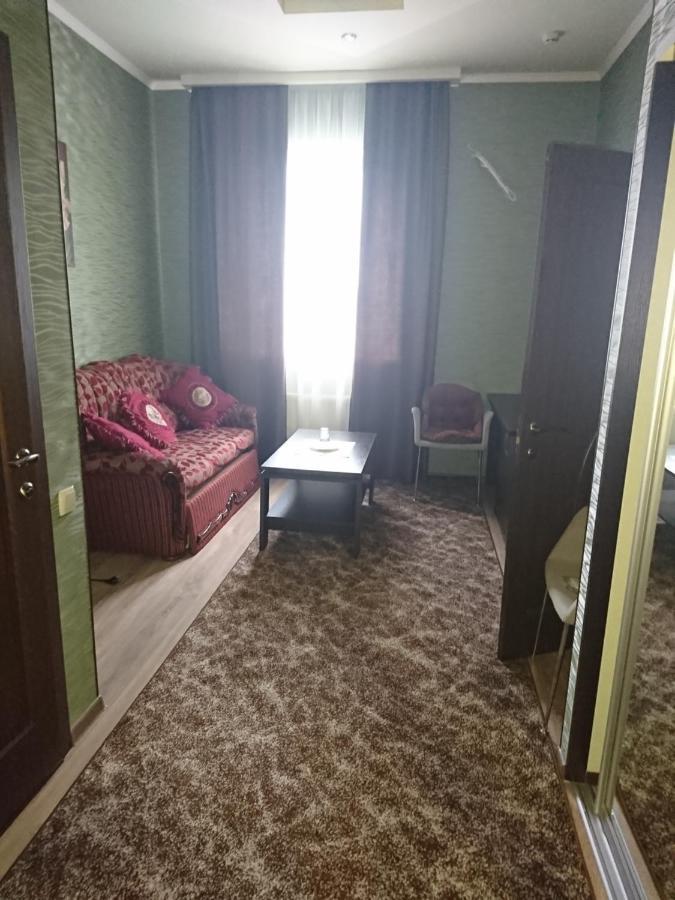Hôtel Mishel Plus à Kharkiv Extérieur photo