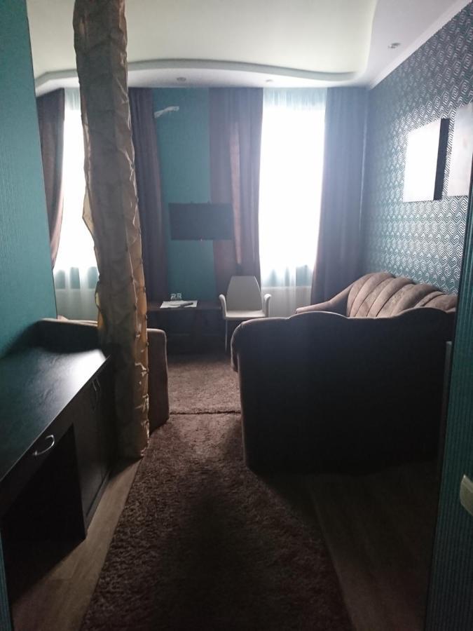 Hôtel Mishel Plus à Kharkiv Extérieur photo
