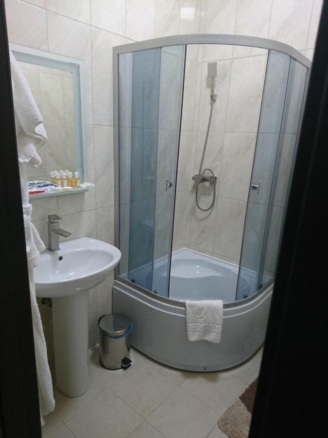 Hôtel Mishel Plus à Kharkiv Extérieur photo