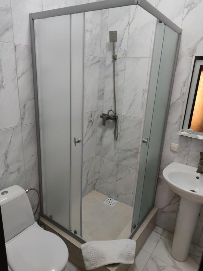Hôtel Mishel Plus à Kharkiv Extérieur photo